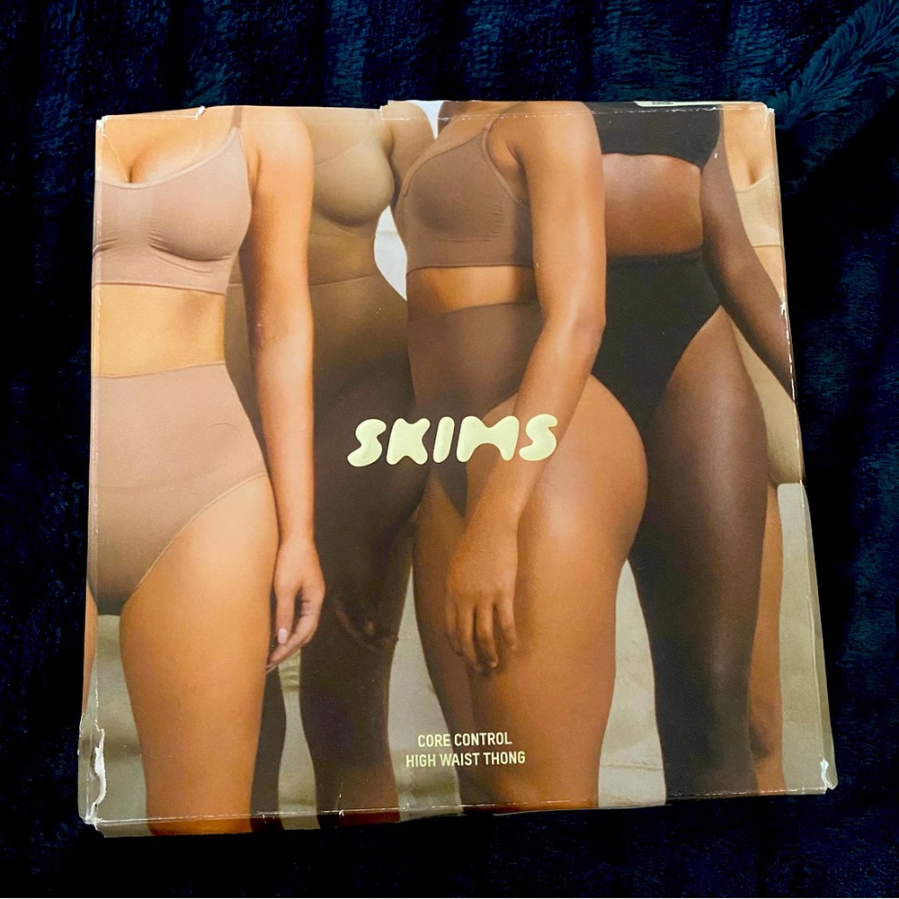 Skims Core Control High Waist Thong size M
